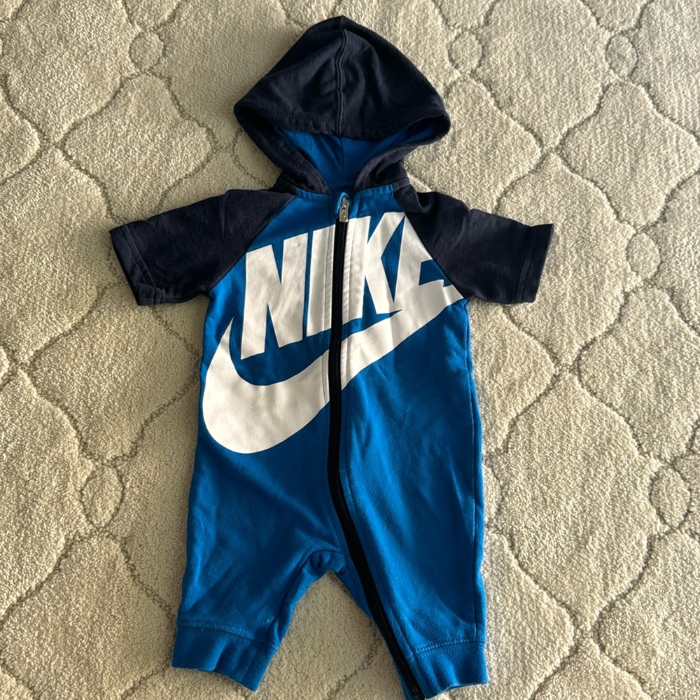 Nike short sleeve onesie —0-3 month